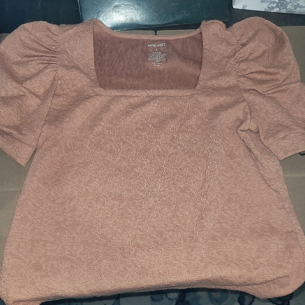 Nine West Brand -Size L Peachy Puffy Short Sleeve Shirt.